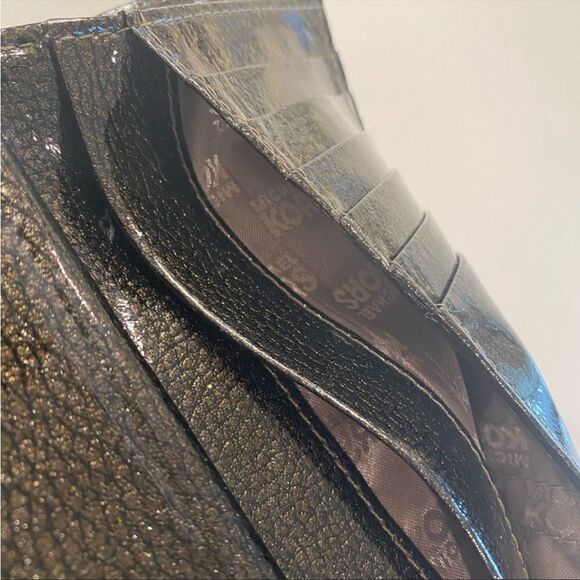 MK Michael Kors Wallet - Picture 4 of 4